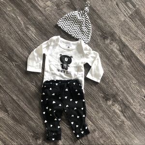 Black & White onsie & matching pants & hat